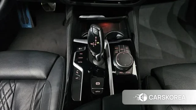 BMW 5 Series (G30) id 3039142 из Кореи 19