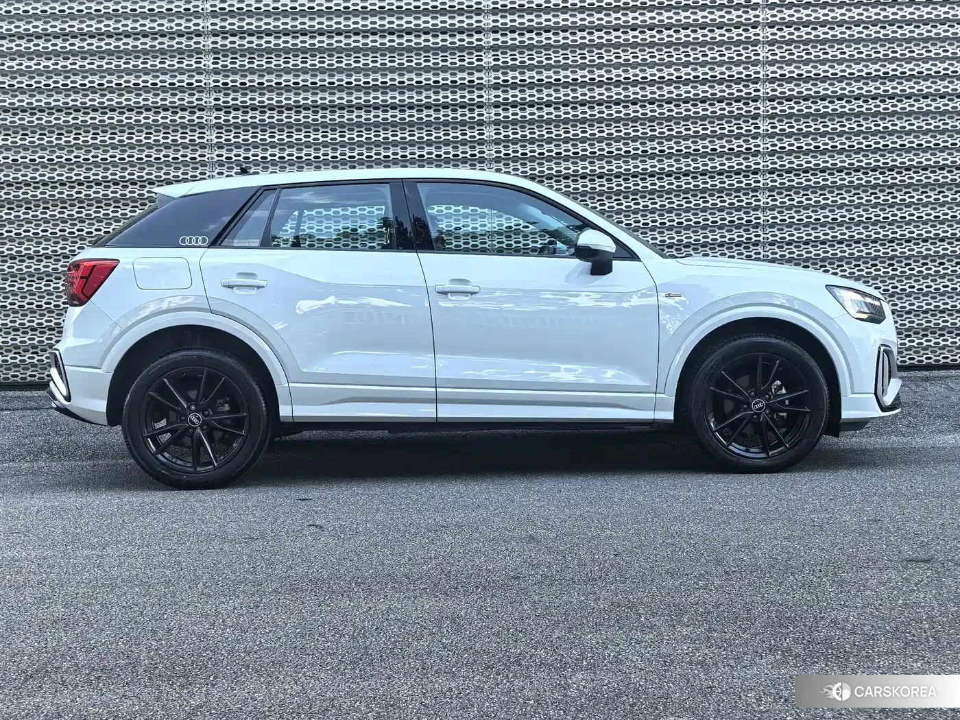 Audi Q2L id 4680477 из Китая 16