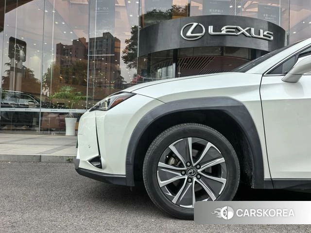 Lexus UX EV id 4297724 из Китая 16