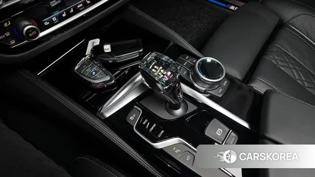 BMW 5 Series (G30) id 3368576 из Кореи 19