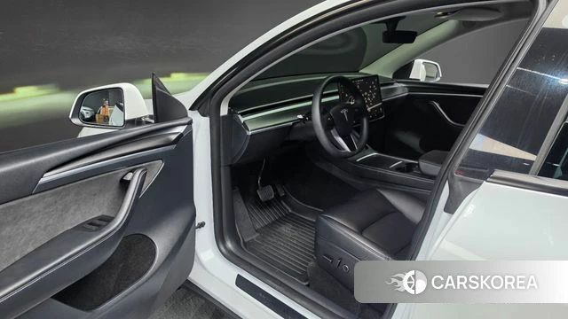 Tesla Model Y id 4681893 из Кореи 31