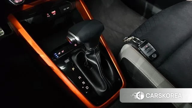 Kia Stonic id 3536014 из Кореи 19