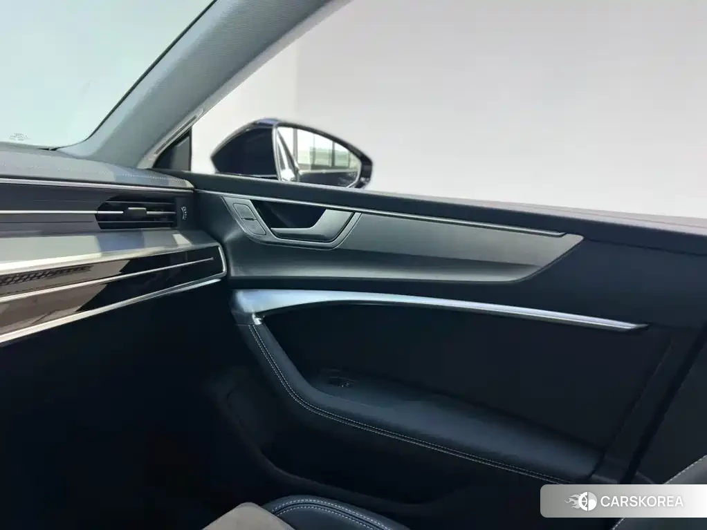 Audi A7L id 4599699 из Китая 20