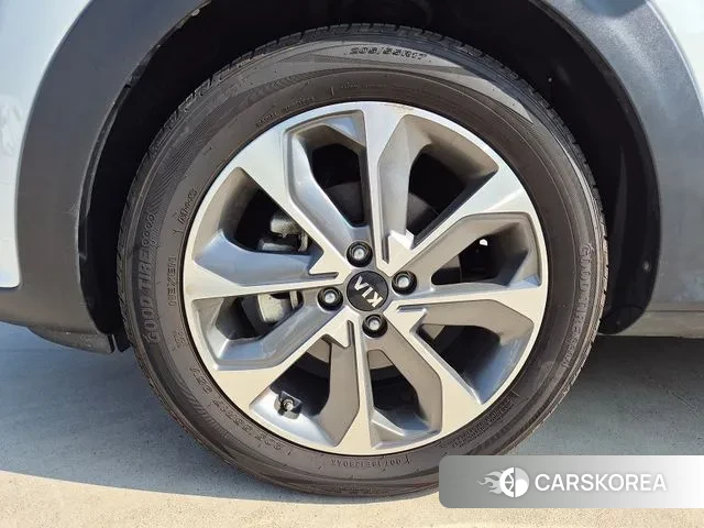 Kia Stonic id 3060692 из Кореи 14