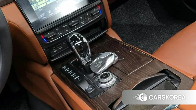 Maserati Quattroporte id 4020661 из Кореи 19