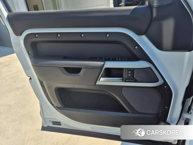 Land Rover Defender (L663) id 3902639 из Кореи 19