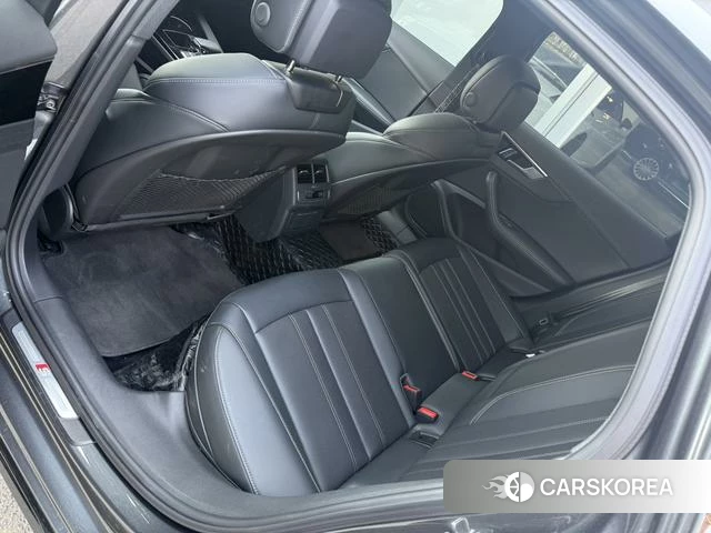 Audi A4L id 4297741 из Китая 9