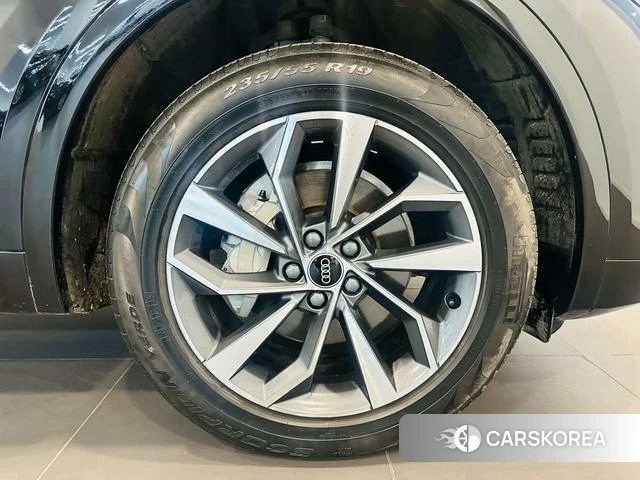 Audi Q5L id 4321110 из Китая 14