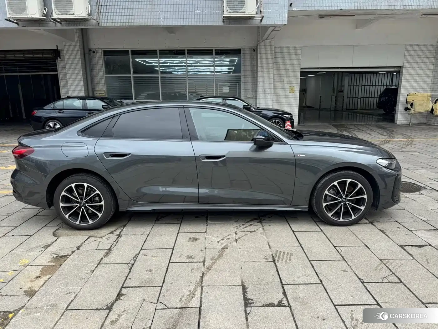 Audi A5L id 4628458 из Китая 9