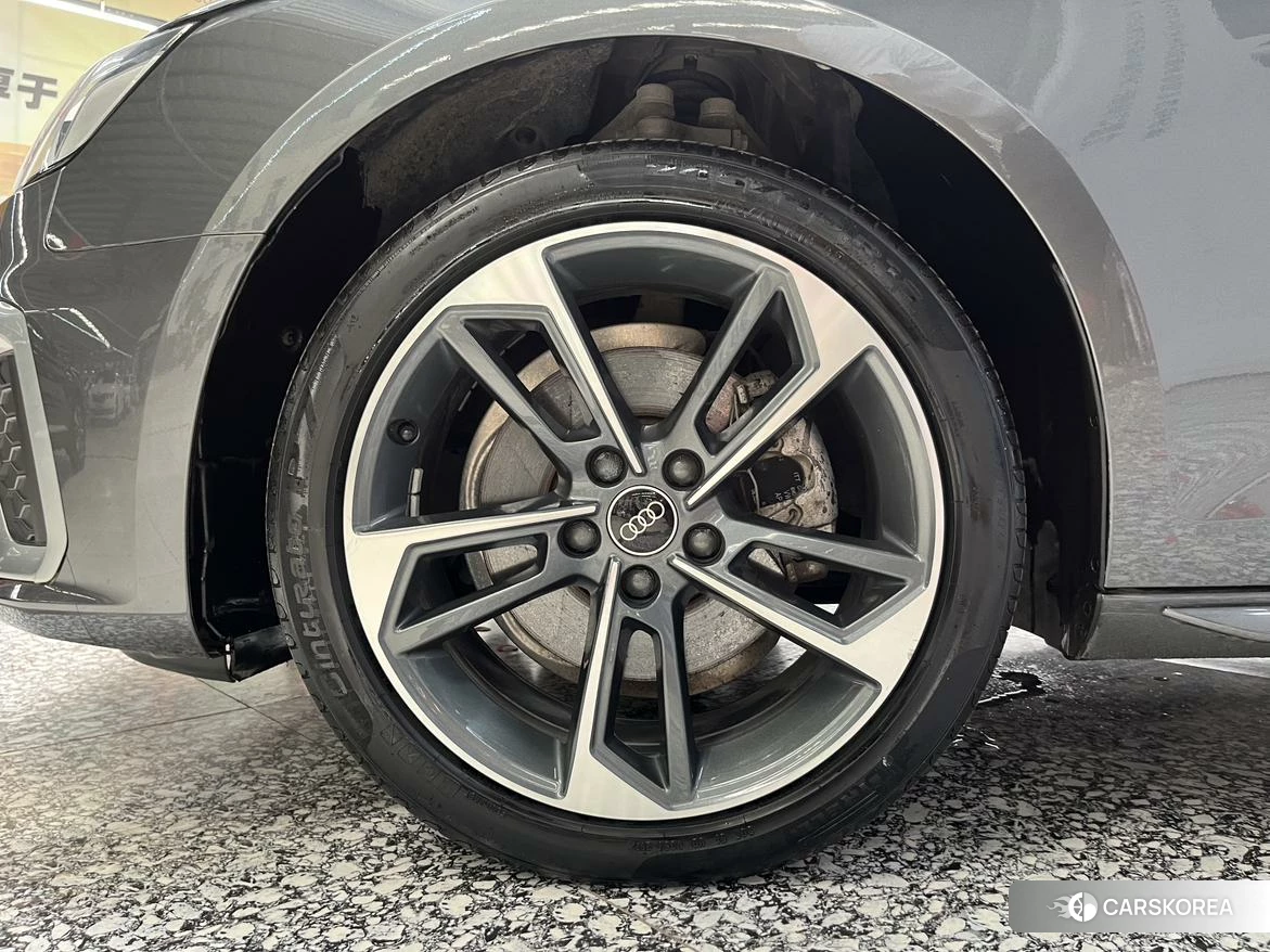 Audi A4L id 4513907 из Китая 17