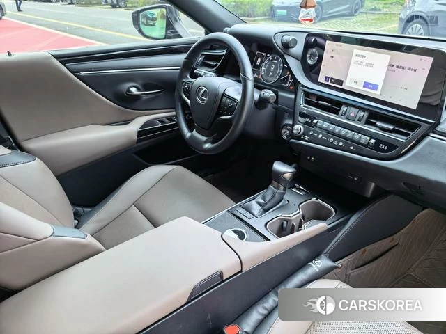 Lexus ES id 4264437 из Китая 9