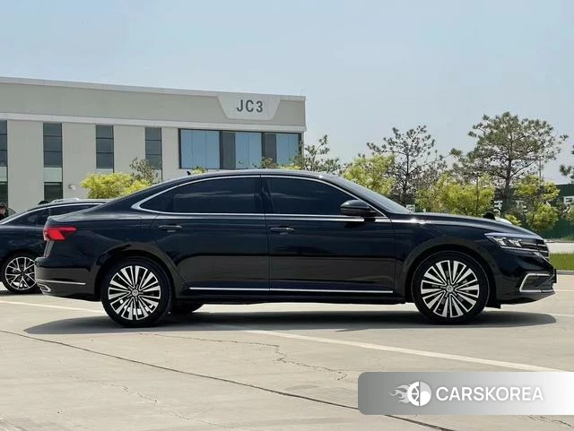 Volkswagen Passat id 4341808 из Китая 9