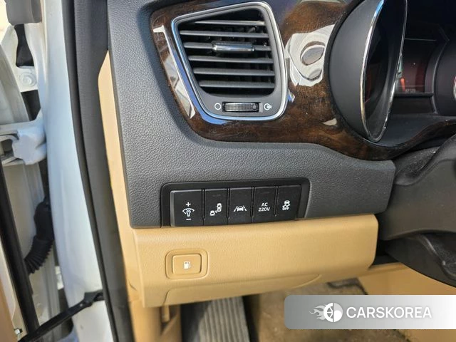 Kia The New Carnival id 4406365 из Кореи 17