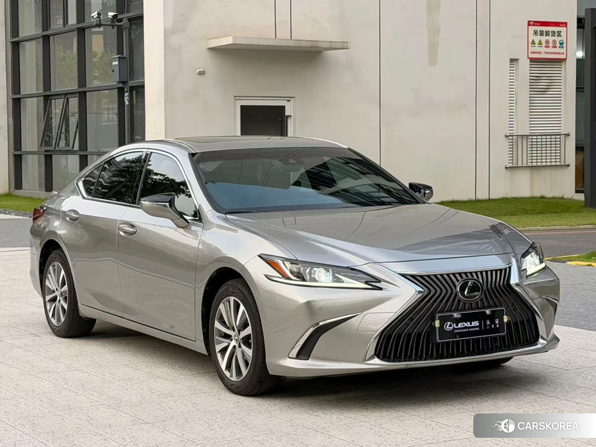 Lexus ES id 4499178 из Китая 9