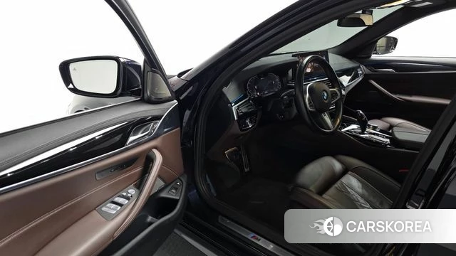 BMW 5 Series (G30) id 3904169 из Кореи 19