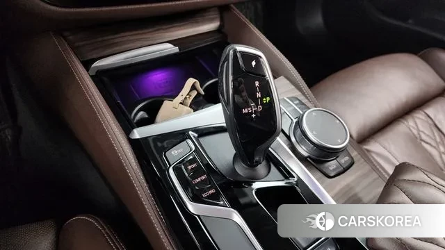 BMW 5 Series (G30) id 3692114 из Кореи 19