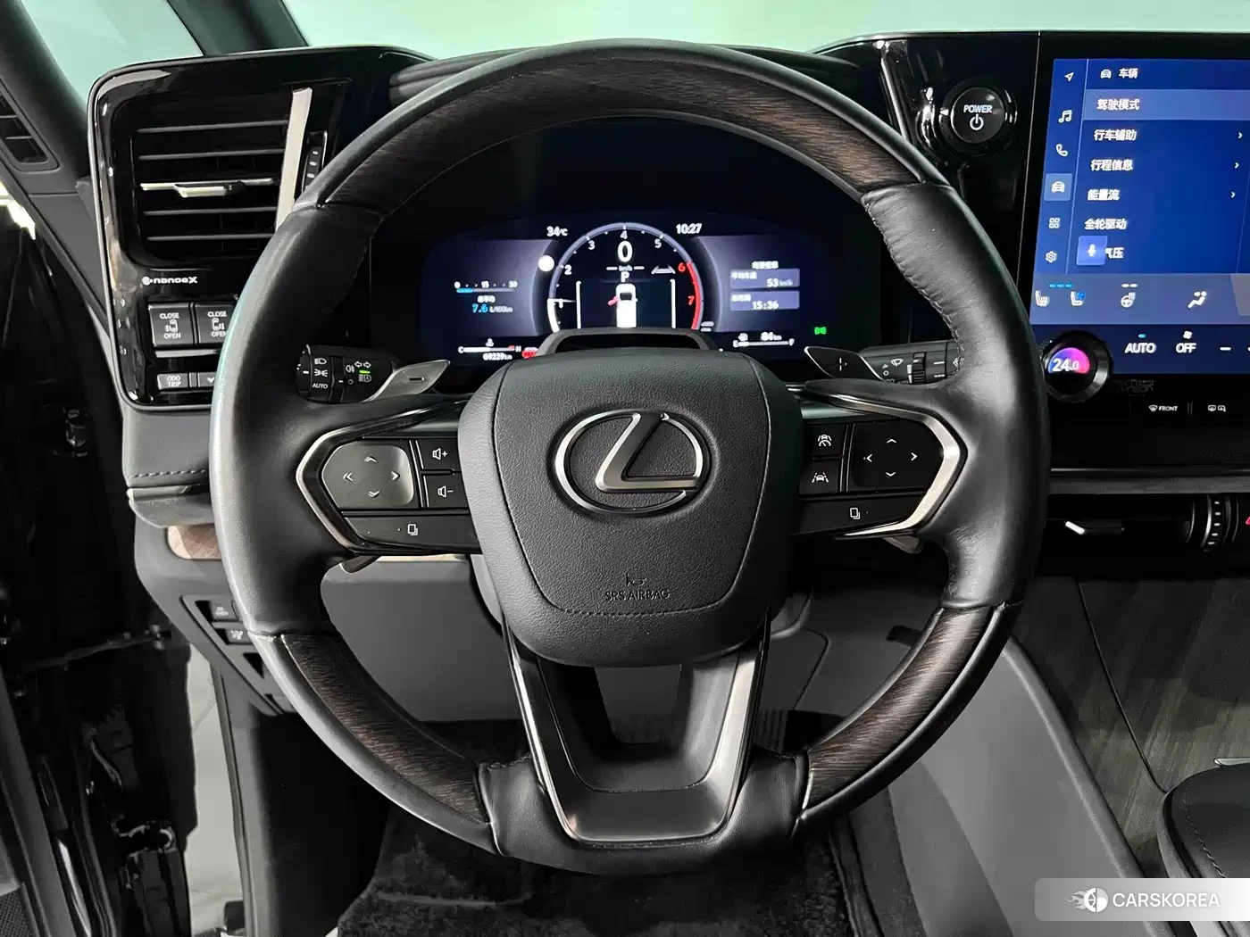 Lexus LM id 4654994 из Китая 32