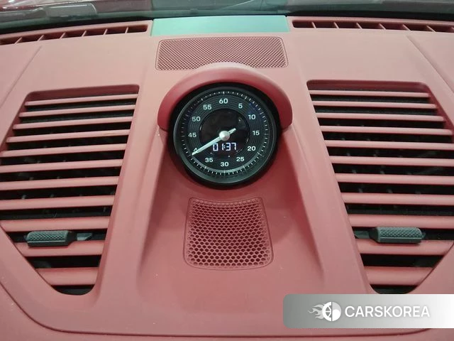 Porsche 911(992) id 3850984 из Кореи 17