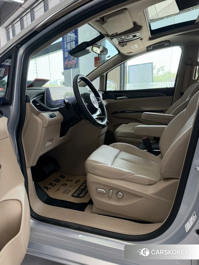 Buick GL8 PHEV id 4205708 из Китая 12