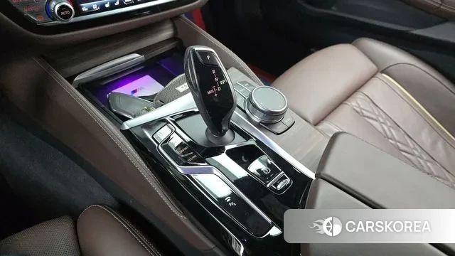 BMW 5 Series (G30) id 3778184 из Кореи 19