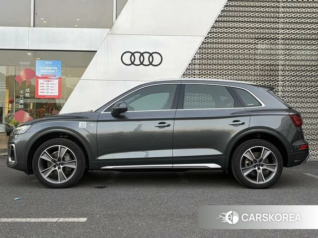 Audi Q5L id 3913682 из Китая 18