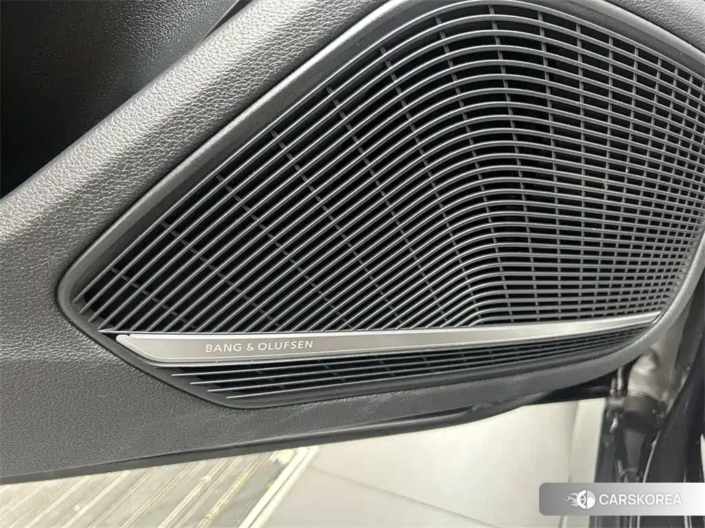 Audi RS 5 id 4681126 из Китая 14