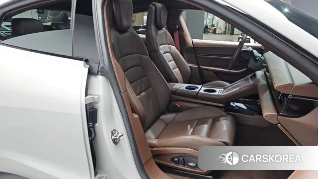 Porsche Taycan id 3365355 из Кореи 19