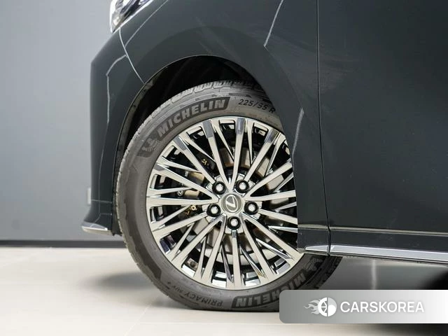 Lexus LM id 4262245 из Китая 18