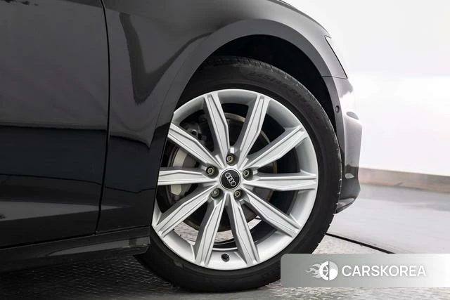 Audi A6L id 4300996 из Китая 24