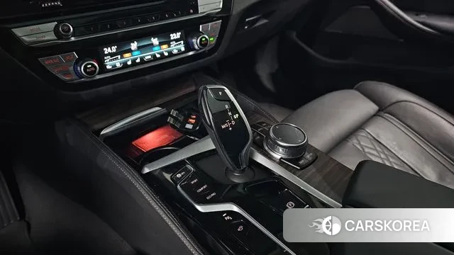 BMW 5 Series (G30) id 3701274 из Кореи 19