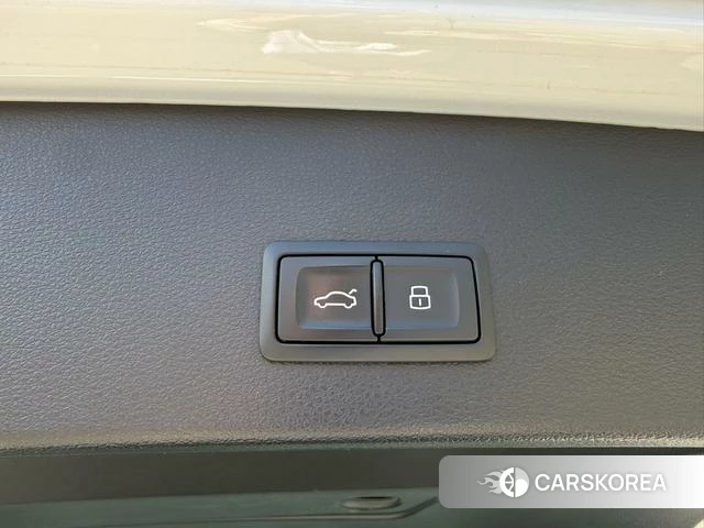 Audi Q2L id 4291232 из Китая 18