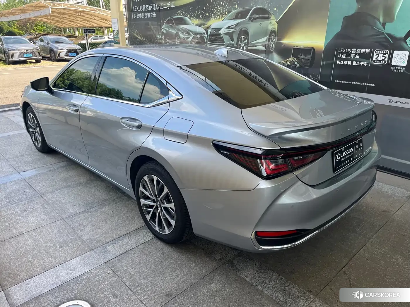Lexus ES id 4680518 из Китая 16