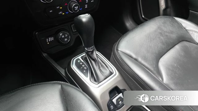 Jeep Renegade id 4794895 из Кореи 19