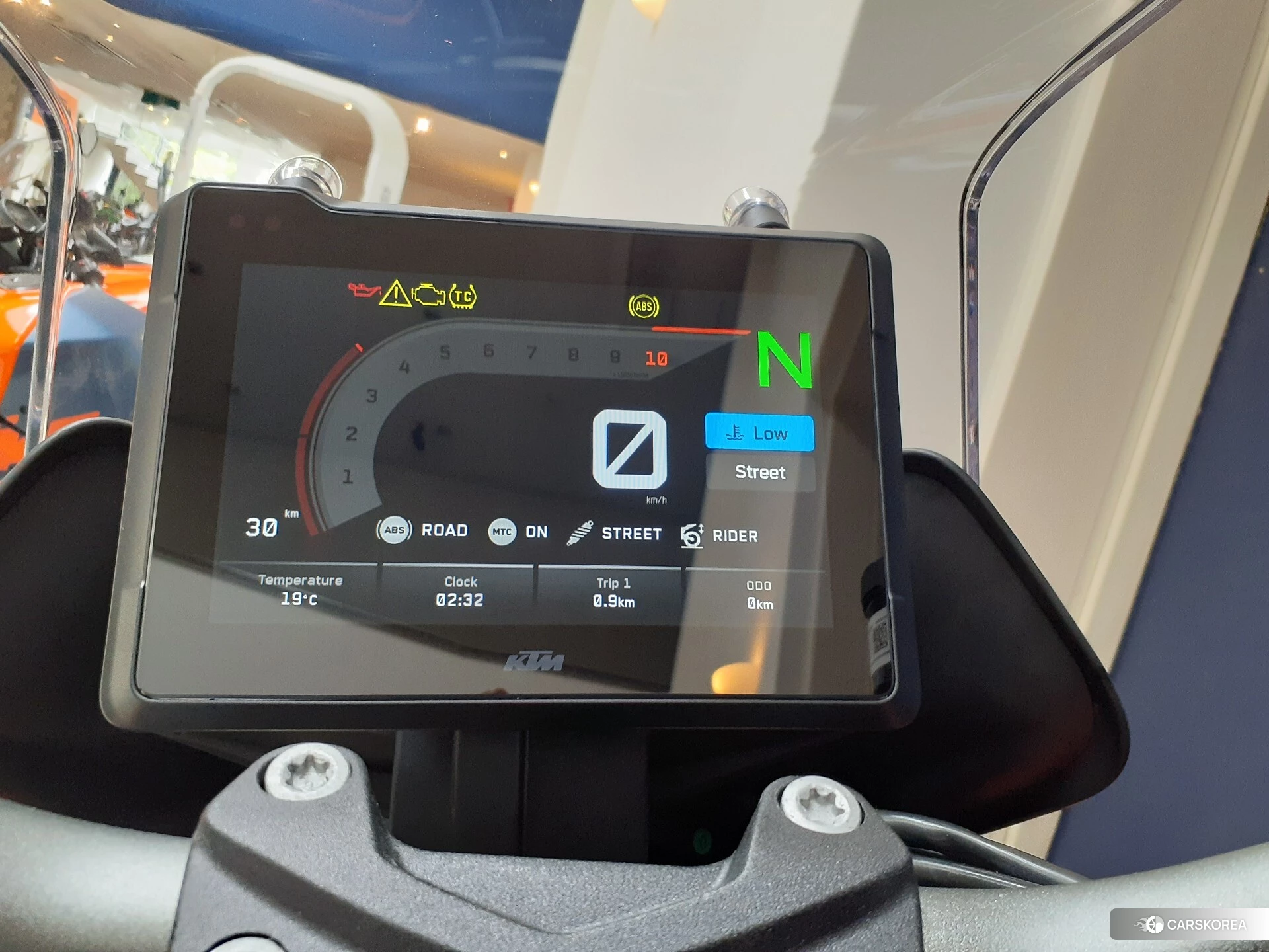 KTM 1290 SUPER DUKE GT id 3939672 из Японии 10