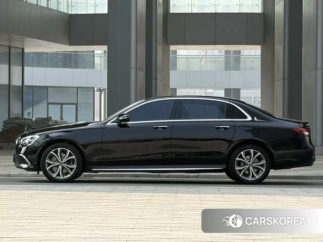 Mercedes-Benz E-class id 4260511 из Китая 22