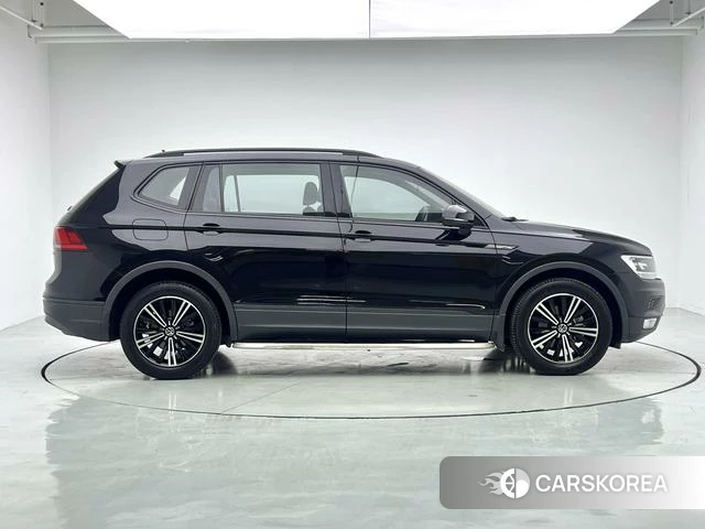 Volkswagen Tiguan L id 4273885 из Китая 19