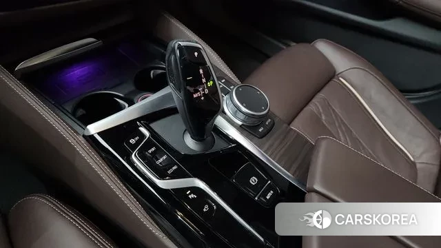 BMW 5 Series (G30) id 3428112 из Кореи 19