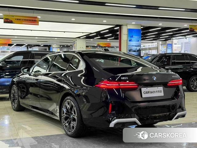 BMW 5 series id 4276931 из Китая 16