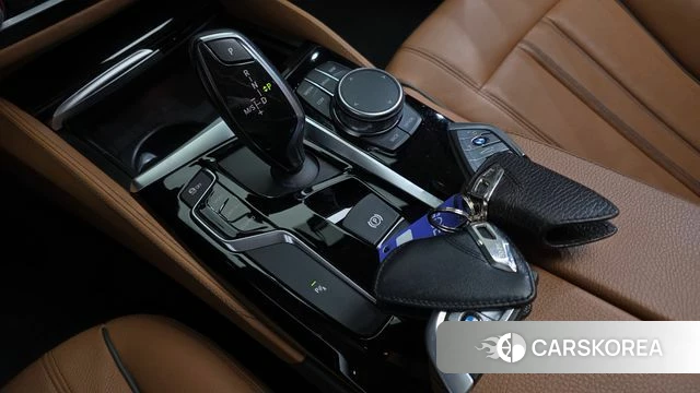 BMW 5 Series (G30) id 3801826 из Кореи 19