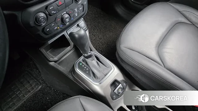 Jeep Renegade id 3539636 из Кореи 19