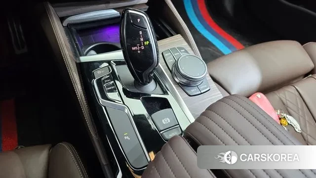 BMW 5 Series (G30) id 3302315 из Кореи 19