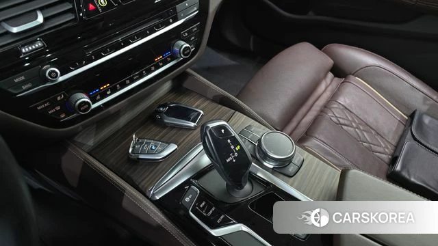 BMW 5 Series (G30) id 3867097 из Кореи 19