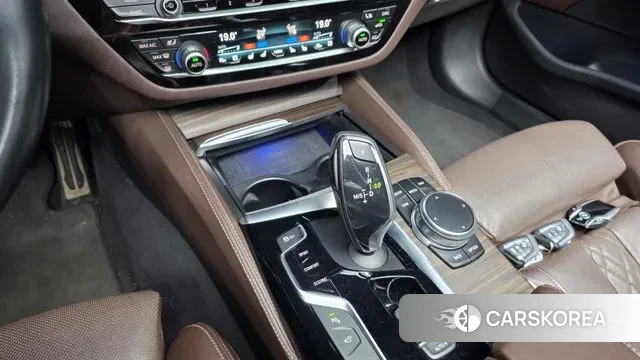 BMW 5 Series (G30) id 3779273 из Кореи 19