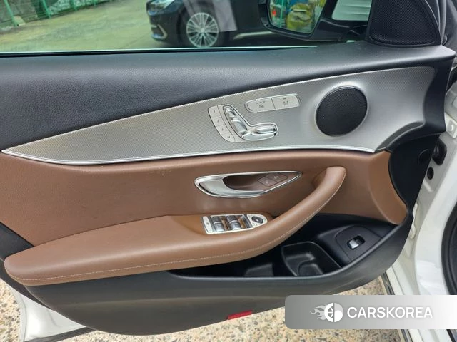 Mercedes-Benz E-Class W213 id 4794870 из Кореи 19