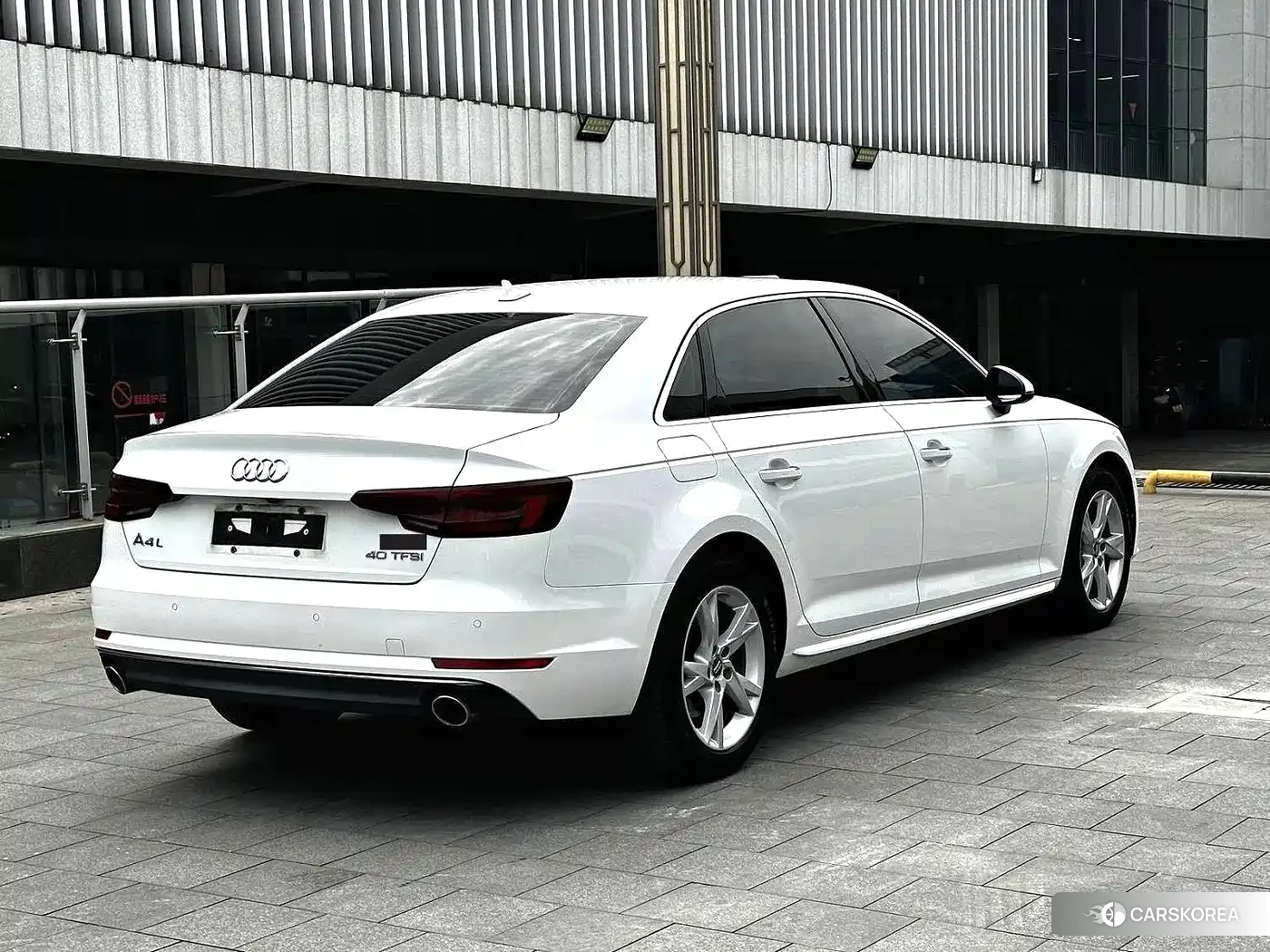Audi A4L id 4659926 из Китая 9