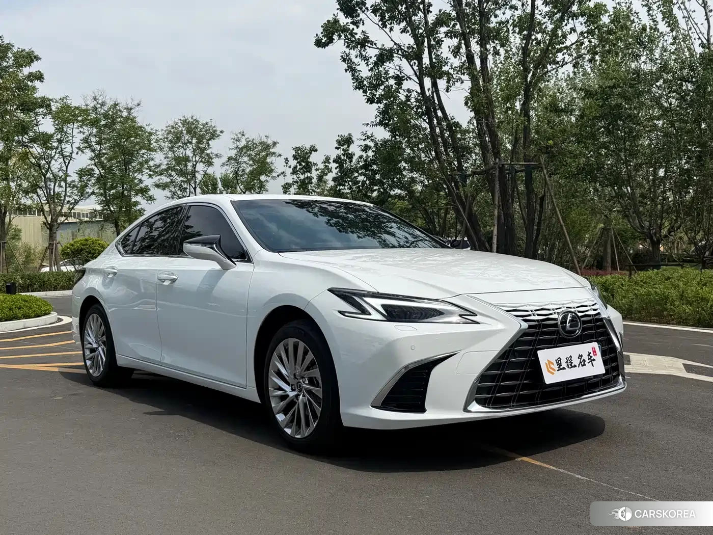 Lexus ES id 4546058 из Китая 17