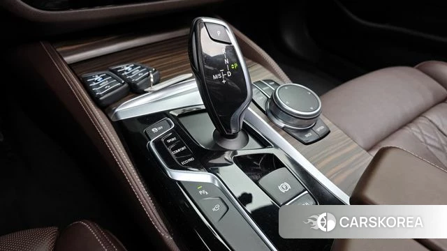 BMW 5 Series (G30) id 3943051 из Кореи 19