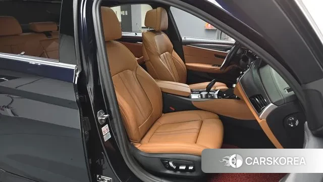 BMW 5 Series (G30) id 3360544 из Кореи 19