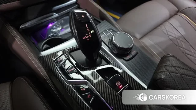 BMW 5 Series (G30) id 3195949 из Кореи 19