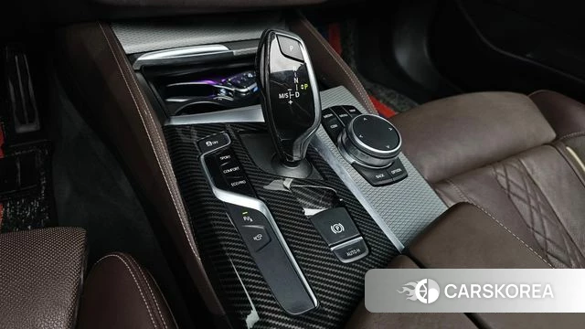 BMW 5 Series (G30) id 3924669 из Кореи 19